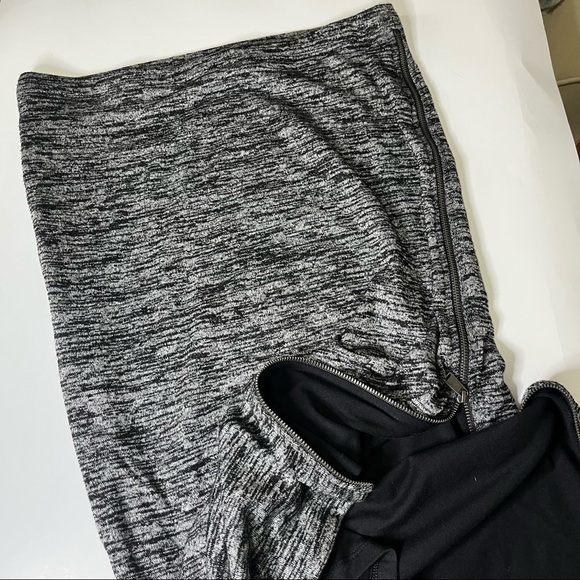 𝅺EXPRESS Pencil Skirt with Zippers on Both Sides Size M - Picture 2 of 6